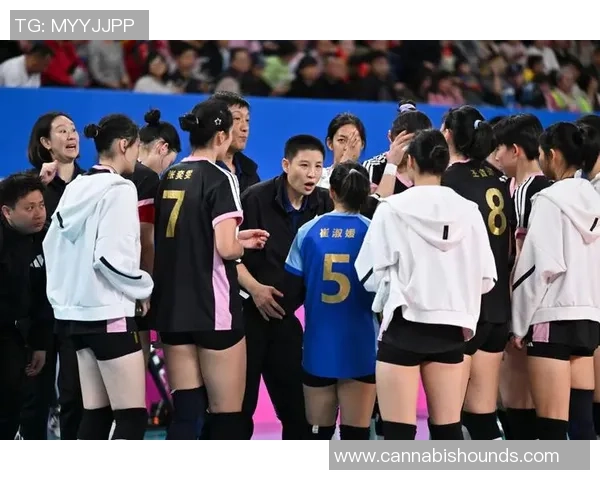 上海排球队在奥运会上的精彩表现与力量解析 上海排球队在奥运会上的精彩表现与力量解析